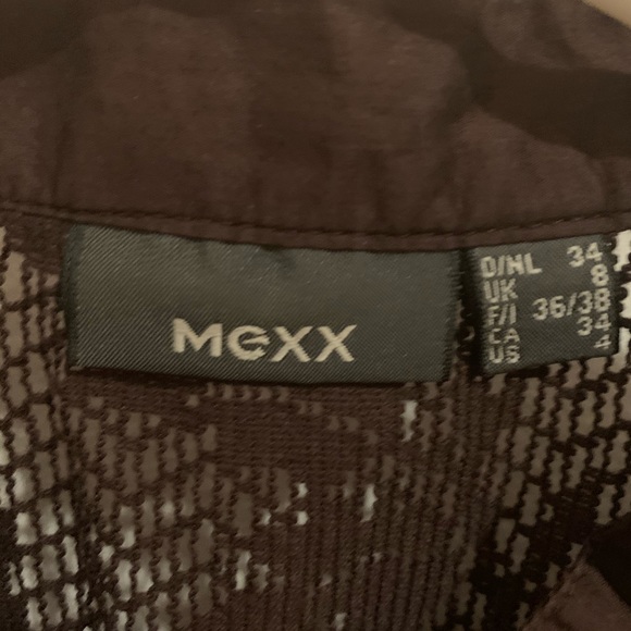 Vintage mex shirt, can be worn as a blouse with a tank underneath. - Picture 3 of 3